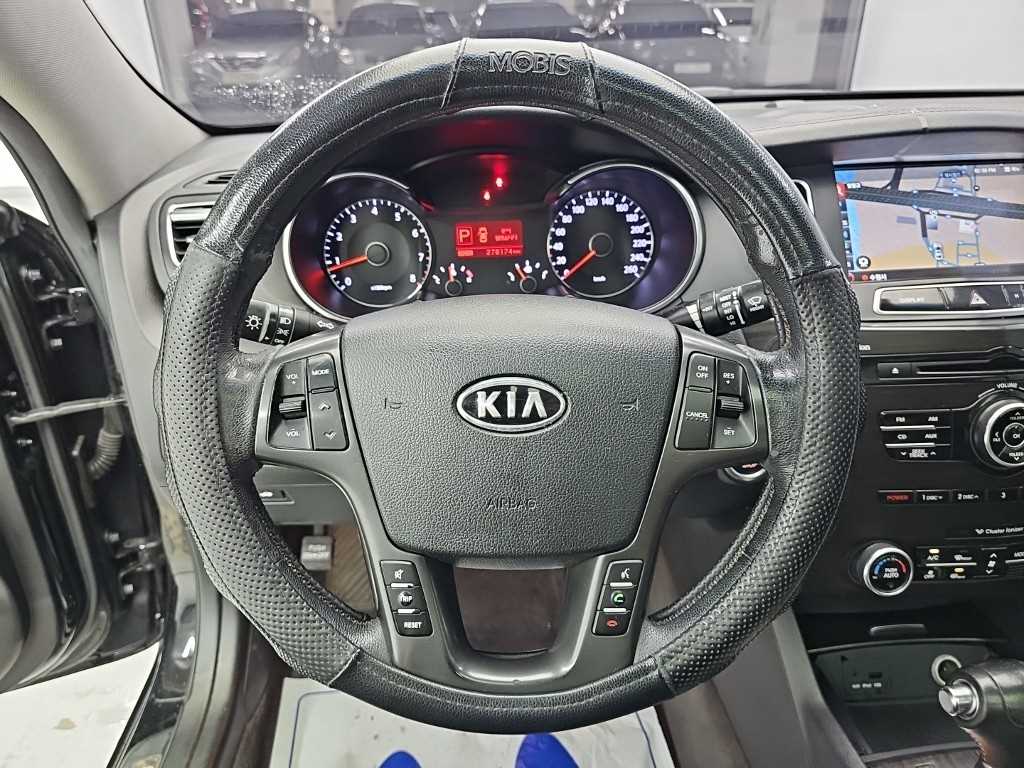 Kia K7 — photo 09