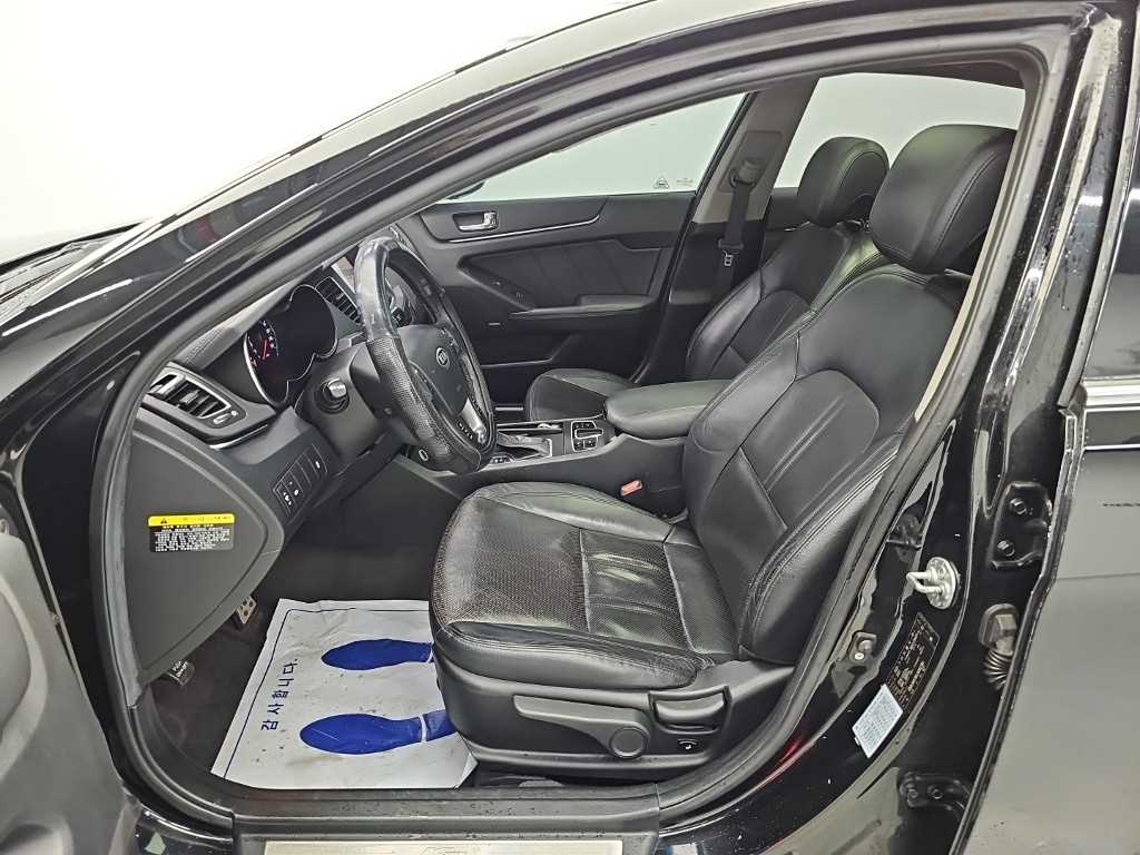Kia K7 — photo 11