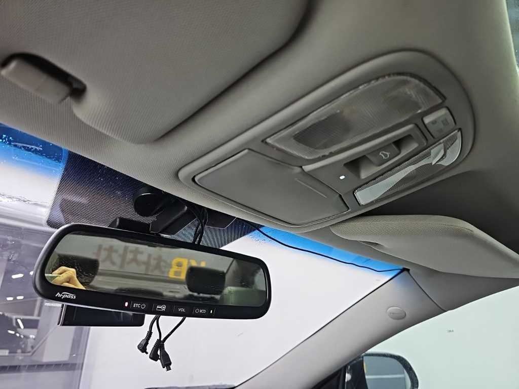 Kia K7 — photo 16