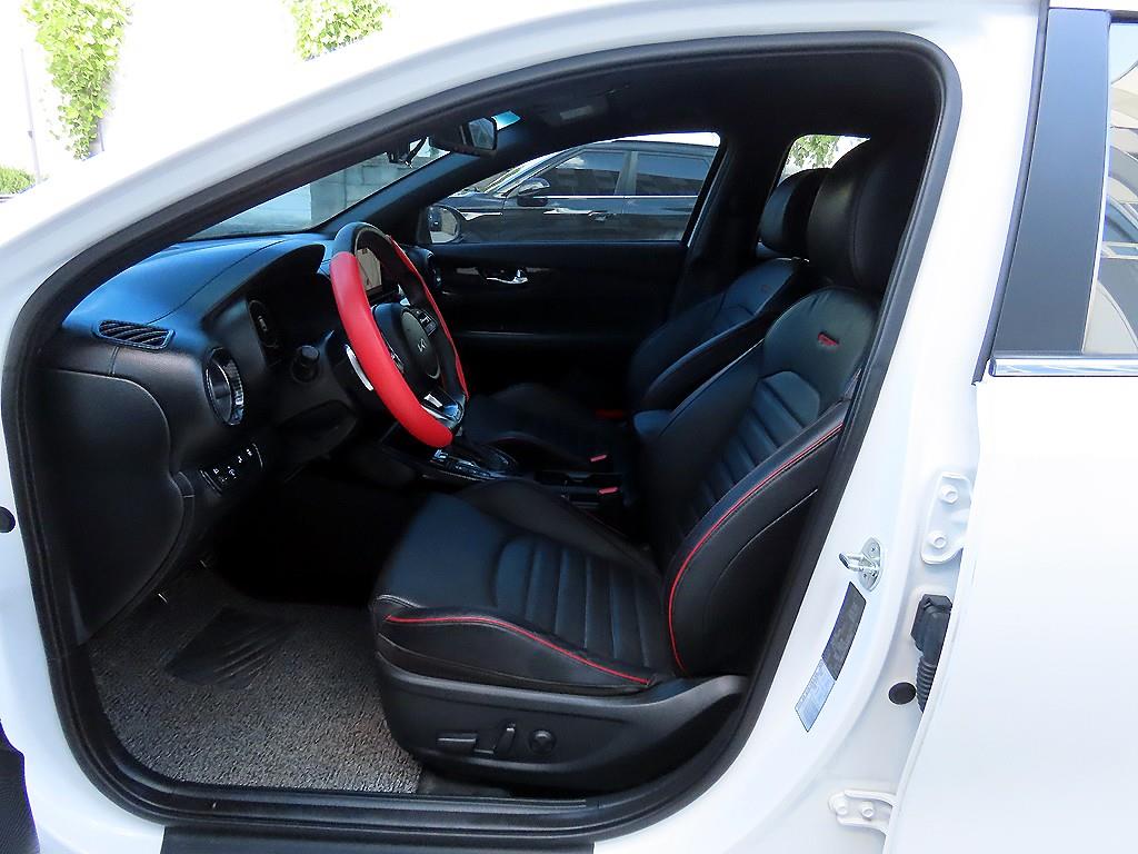 Kia K3 — photo 05