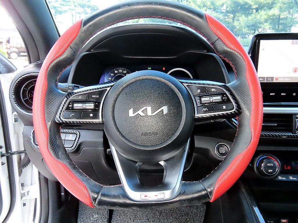Kia K3 — photo 08