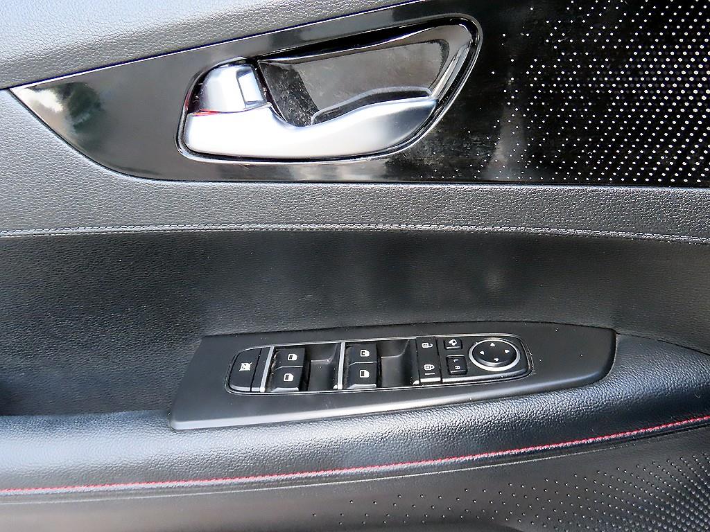 Kia K3 — photo 11