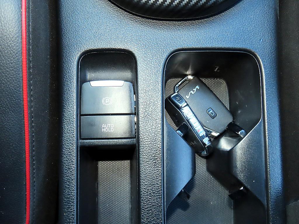 Kia K3 — photo 13