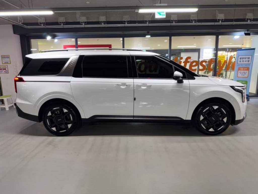 Kia Carnival — photo 03