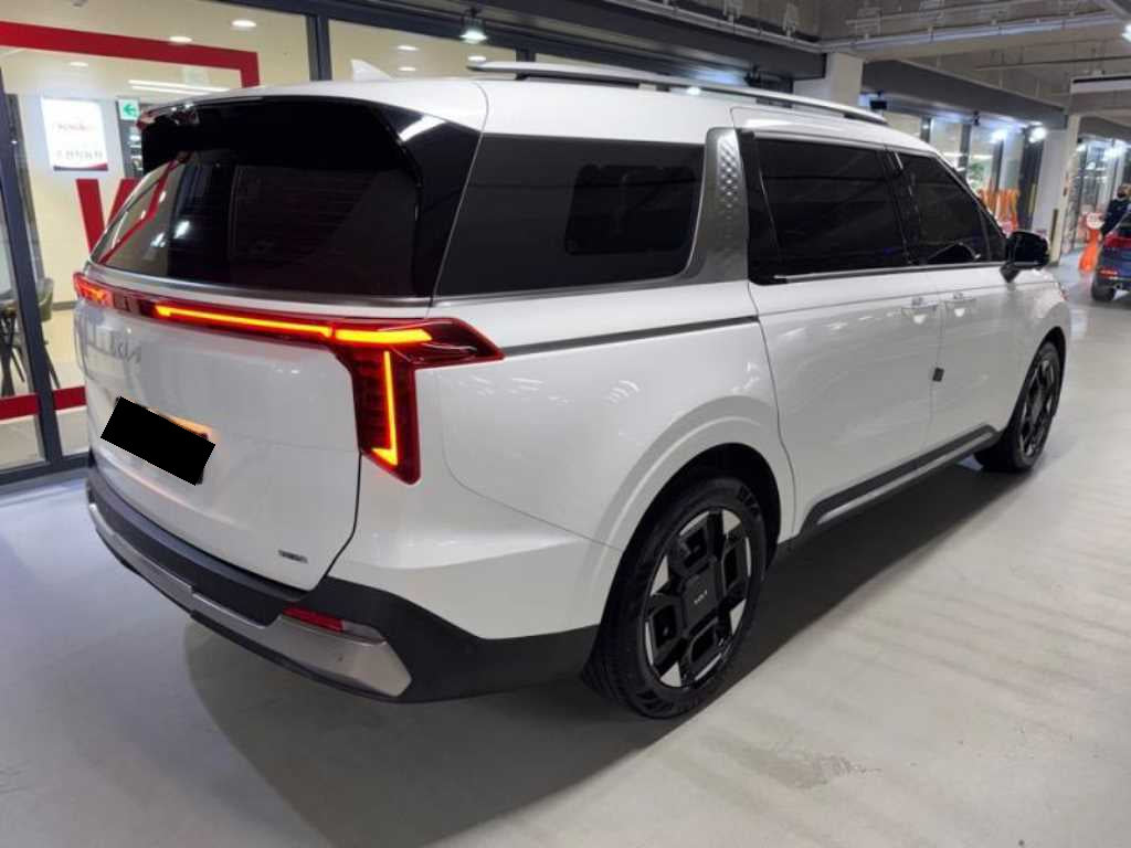 Kia Carnival — photo 04