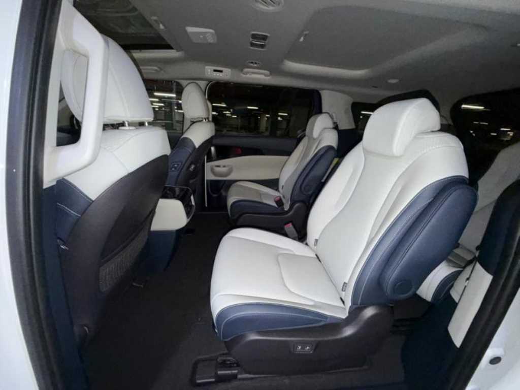 Kia Carnival — photo 07