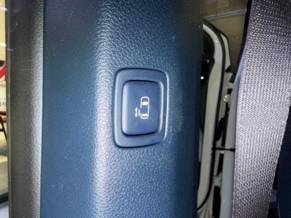 Kia Carnival — photo 16