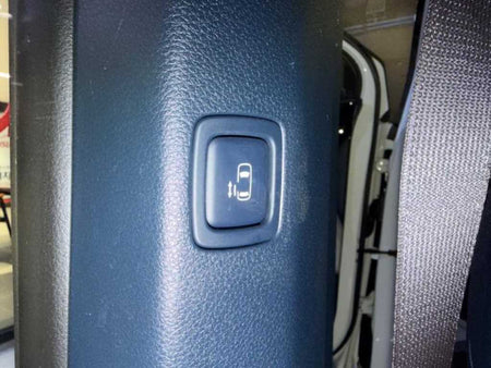Kia Carnival — photo 16
