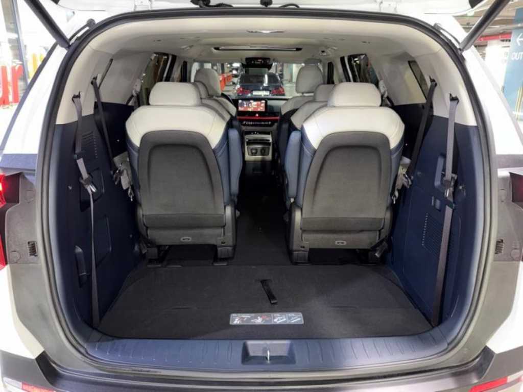 Kia Carnival — photo 17