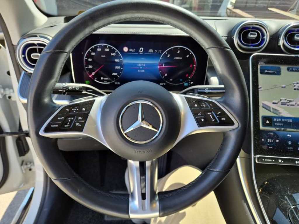 Mercedes-Benz GLC-Class — photo 11