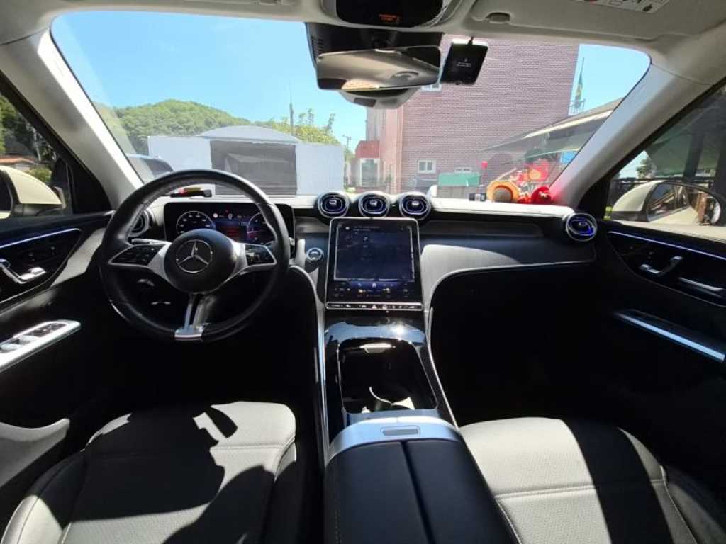 Mercedes-Benz GLC-Class — photo 18