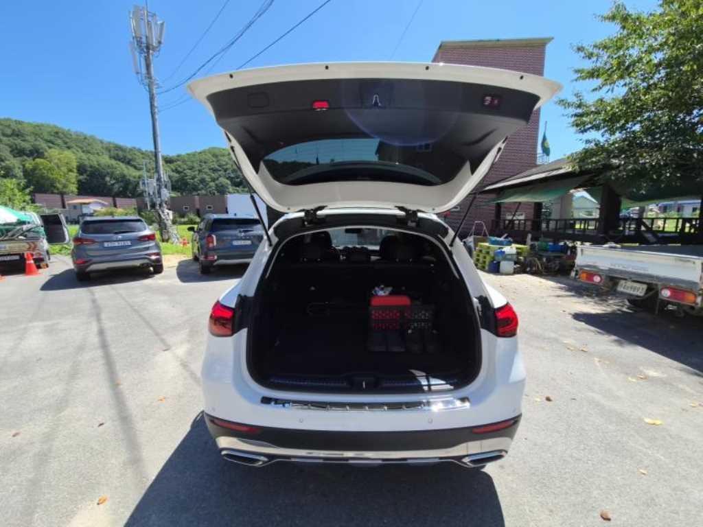 Mercedes-Benz GLC-Class — photo 19
