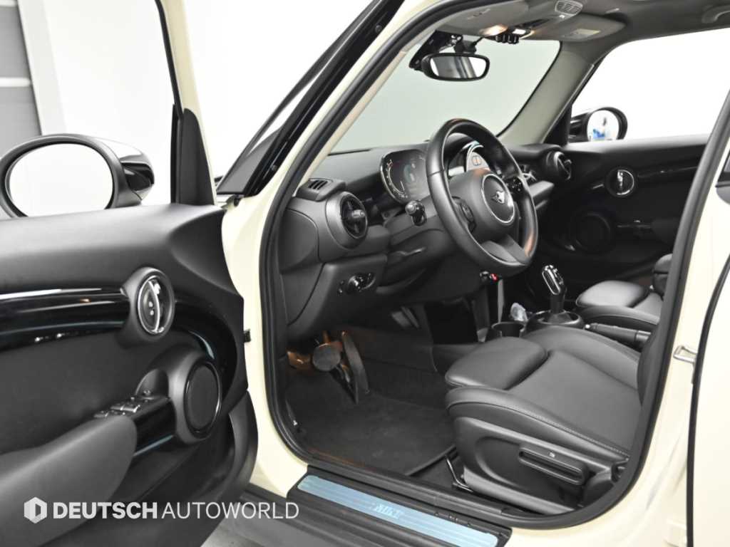Mini Cooper — photo 11