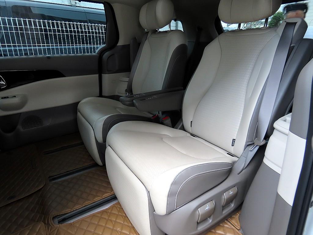Kia Carnival — photo 06