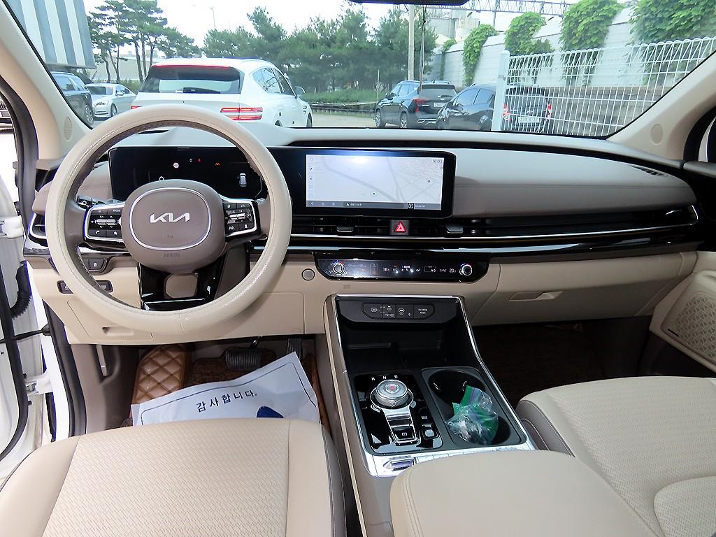 Kia Carnival — photo 07