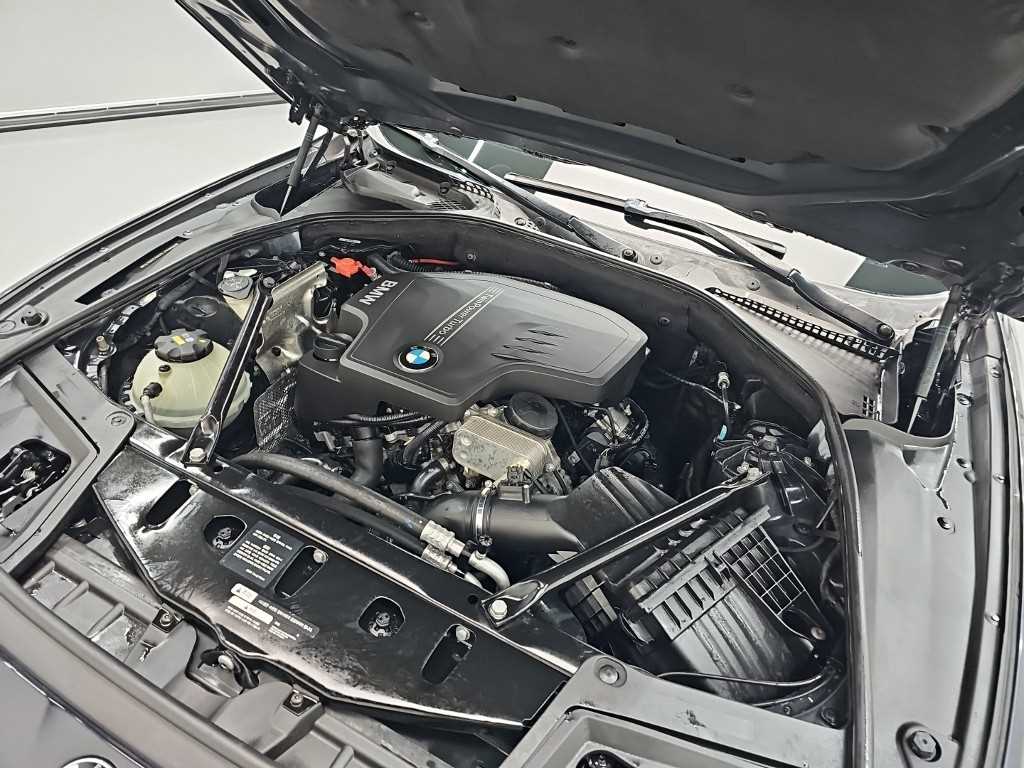 BMW 5-Series — photo 05