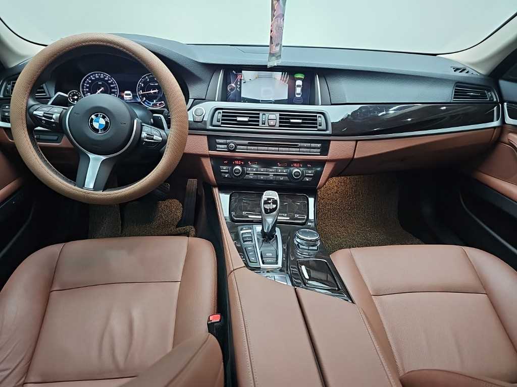 BMW 5-Series — photo 07