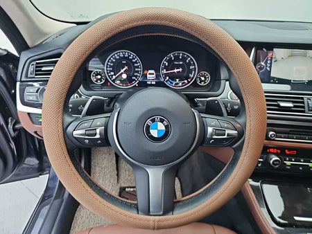 BMW 5-Series — photo 09