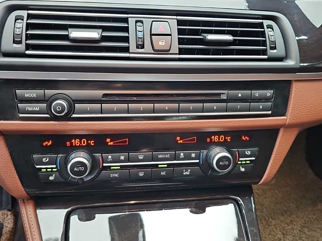 BMW 5-Series — photo 10