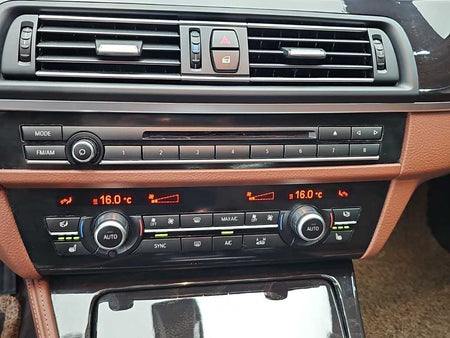 BMW 5-Series — photo 10
