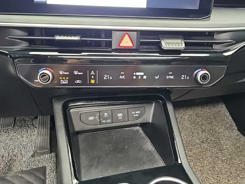 Kia K5 — photo 10