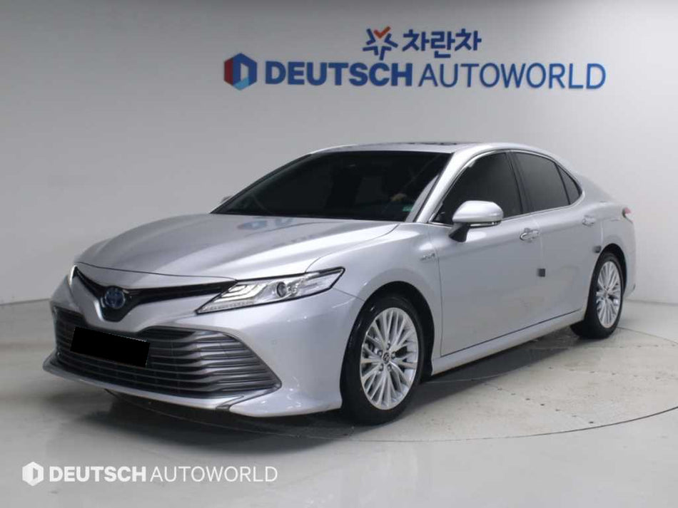 Toyota Camry — photo 01