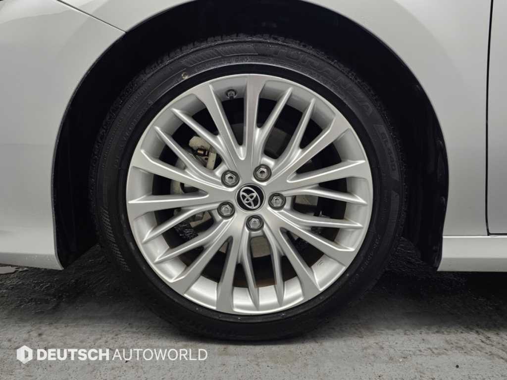 Toyota Camry — photo 05