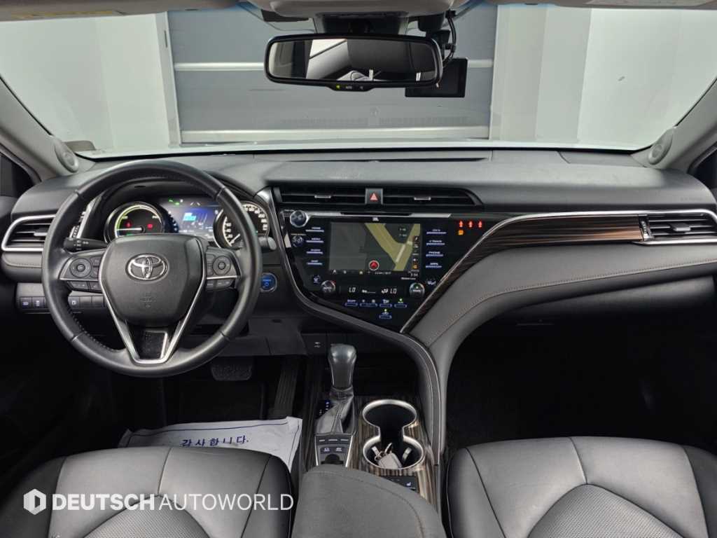 Toyota Camry — photo 07