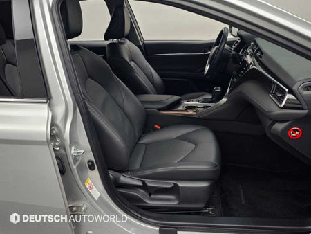 Toyota Camry — photo 10