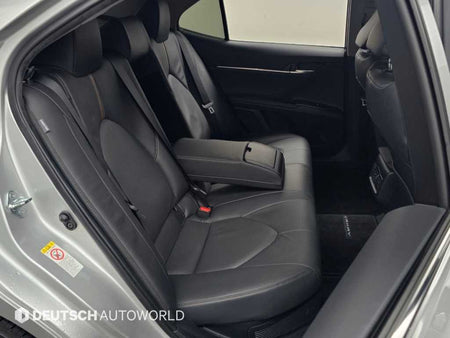 Toyota Camry — photo 12