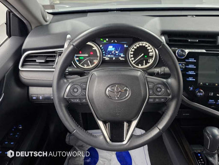 Toyota Camry — photo 13