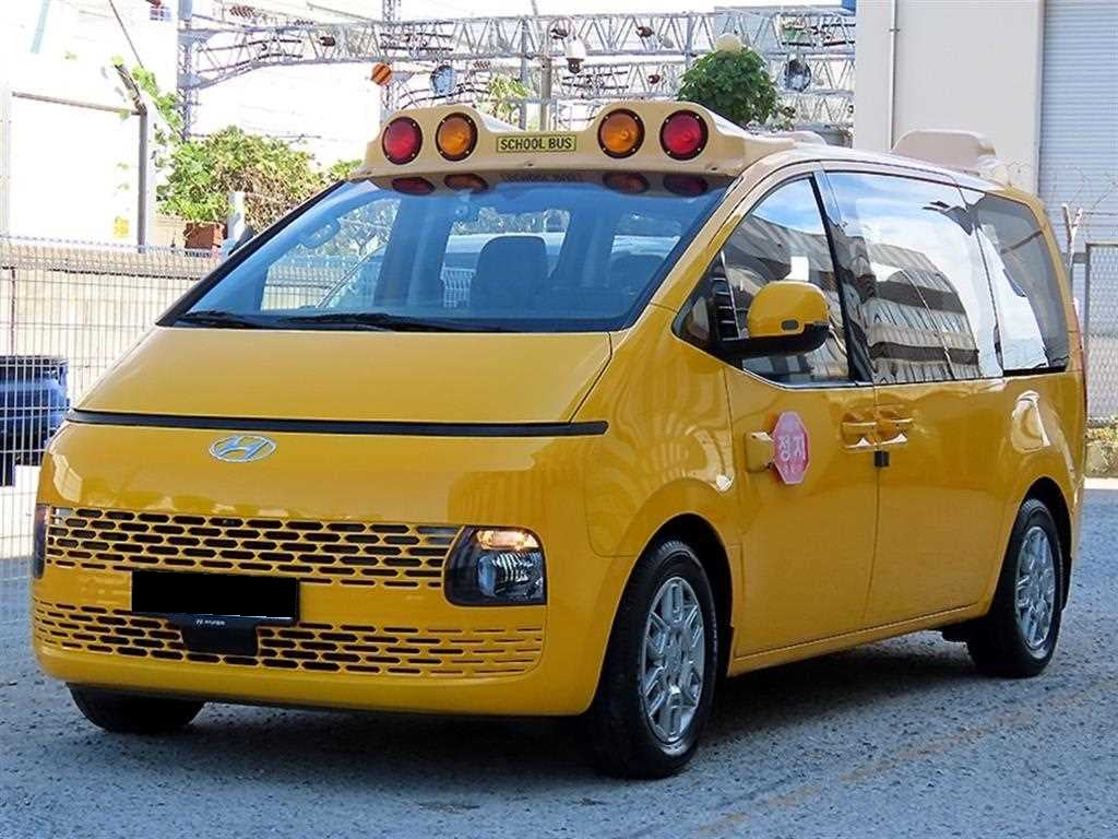 Hyundai Staria — photo 02