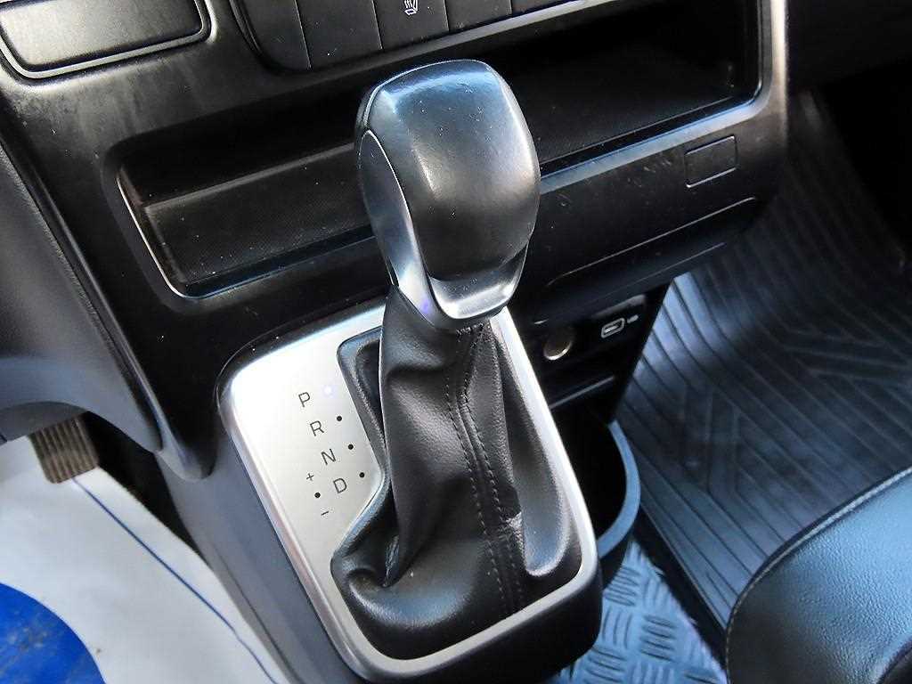Hyundai Staria — photo 11