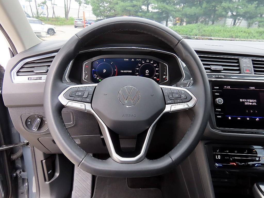 Volkswagen Tiguan — photo 08