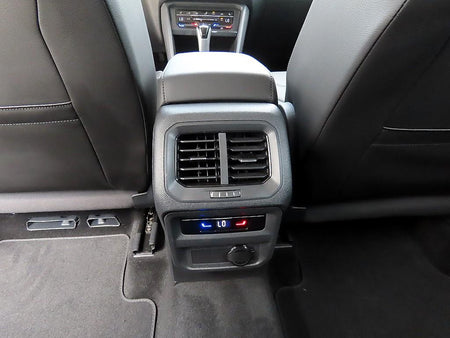 Volkswagen Tiguan — photo 14
