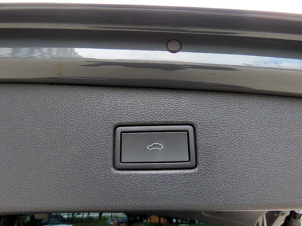 Volkswagen Tiguan — photo 16