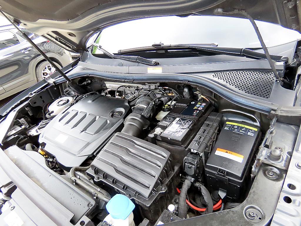 Volkswagen Tiguan — photo 18