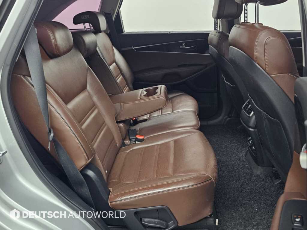 Kia Sorento — photo 12
