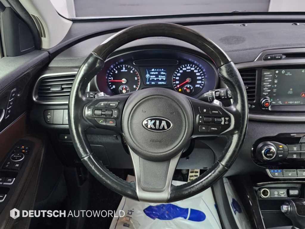 Kia Sorento — photo 13