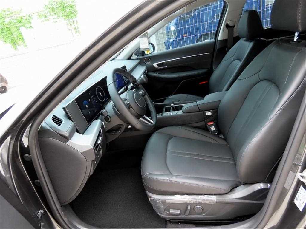 Hyundai Sonata — photo 05