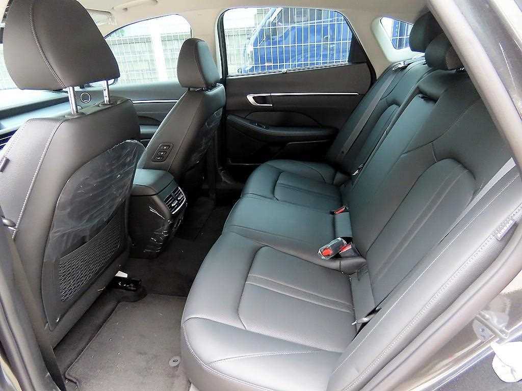 Hyundai Sonata — photo 06