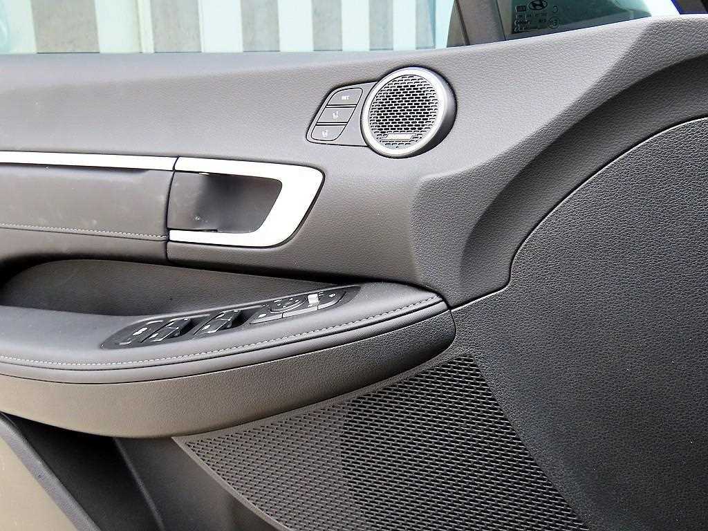 Hyundai Sonata — photo 12