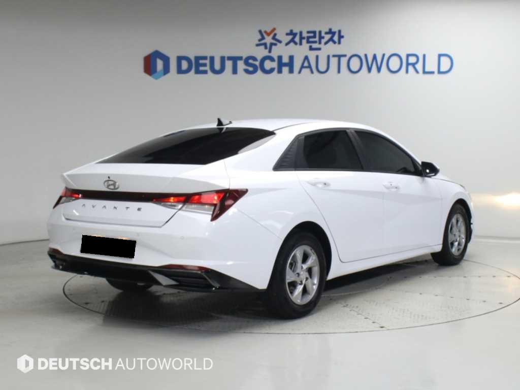 Hyundai AVANTE — photo 02