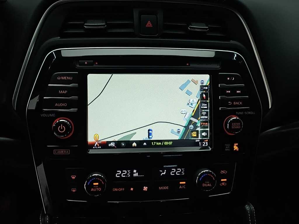 Nissan Maxima — photo 14