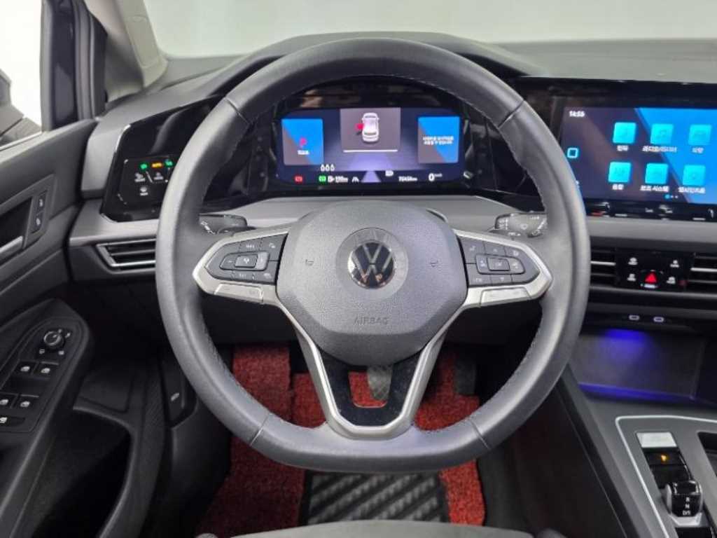 Volkswagen Golf — photo 11