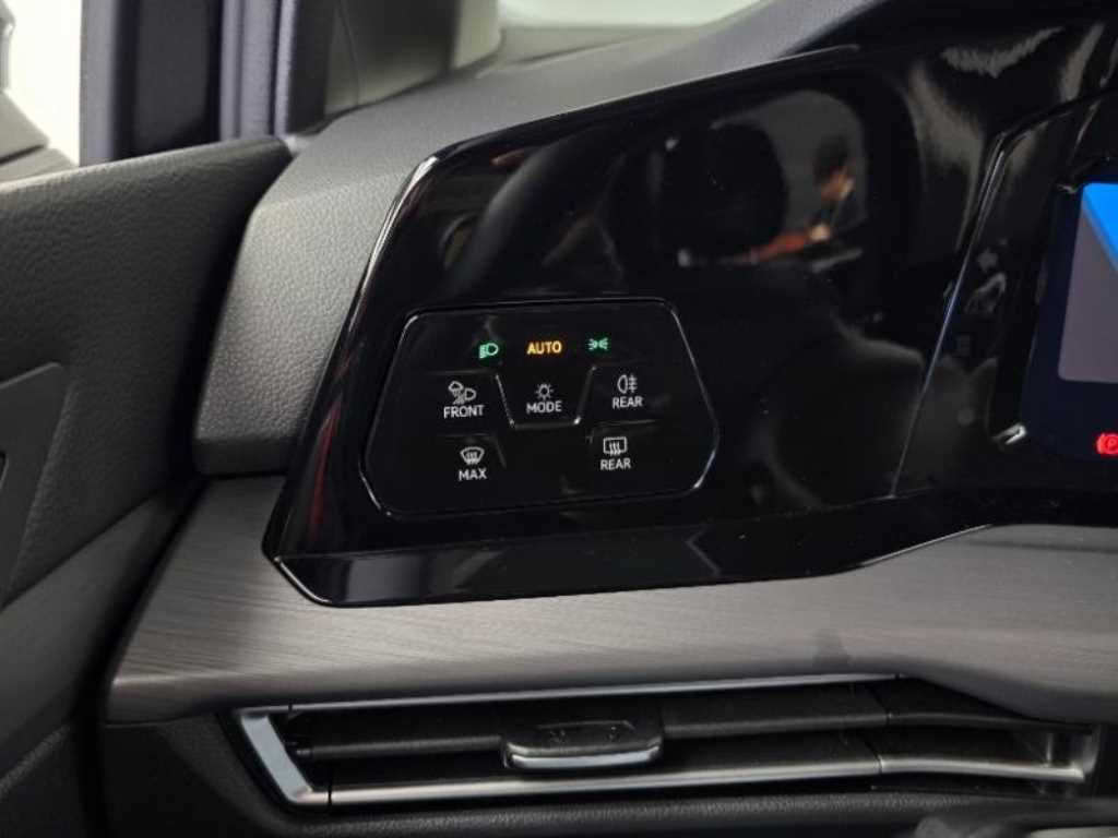 Volkswagen Golf — photo 18