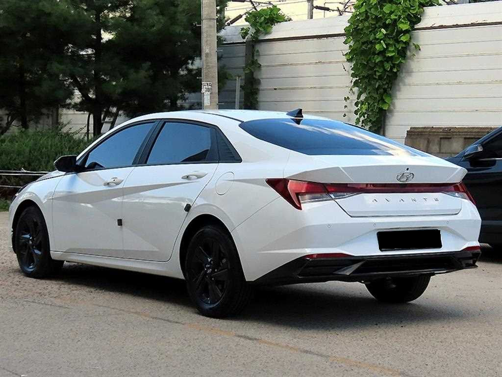 Hyundai AVANTE — photo 03