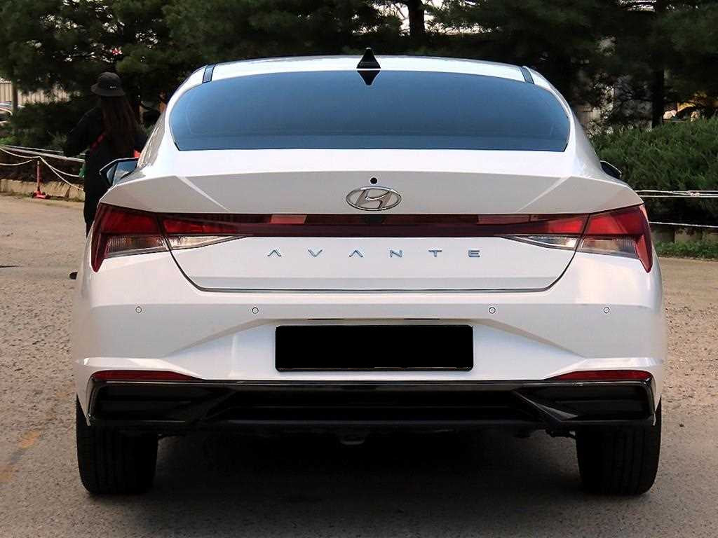 Hyundai AVANTE — photo 04