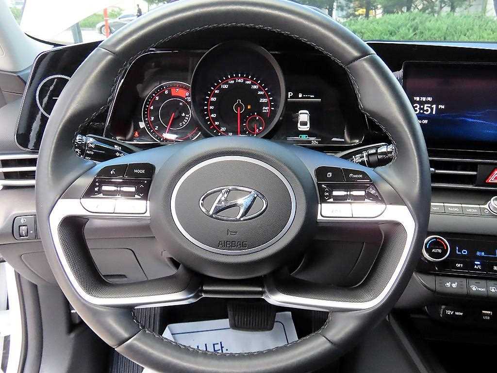 Hyundai AVANTE — photo 08