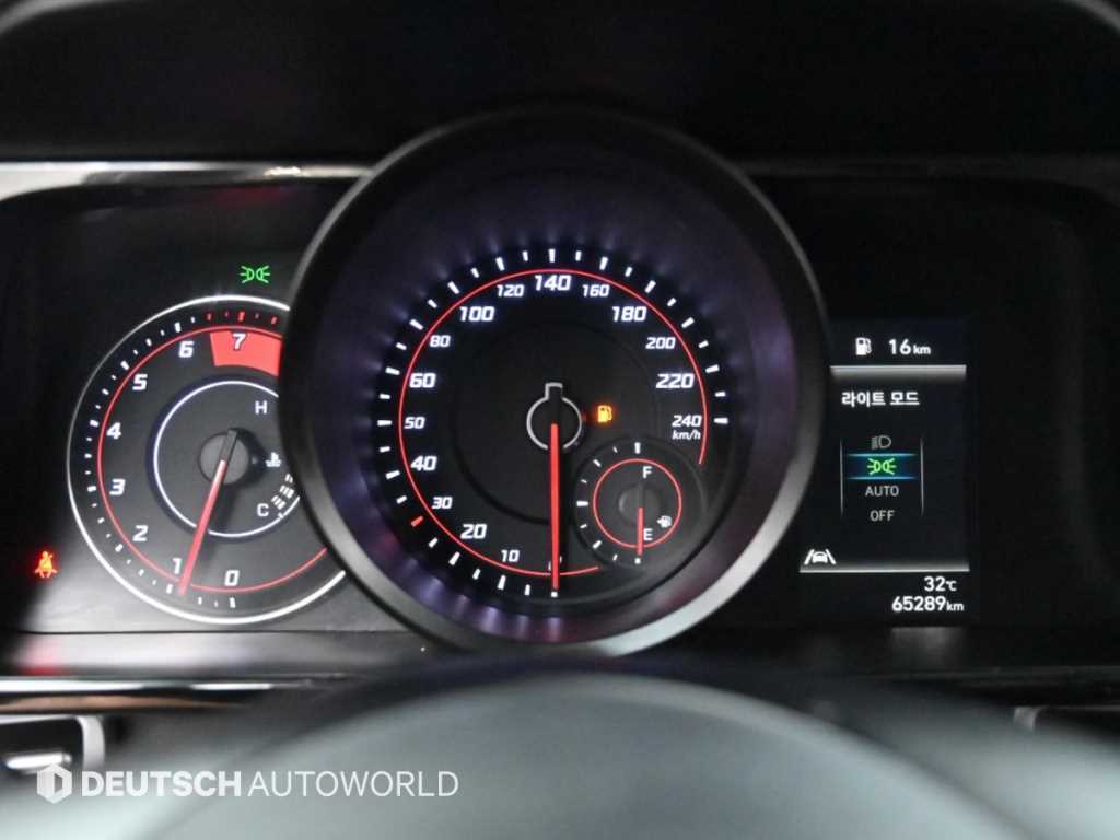 Hyundai AVANTE — photo 08